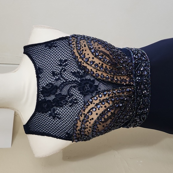 Size 2 Navy & Nude Prom/Pageant/Evening Gown by Dave & Johnny - Picture 2 of 8